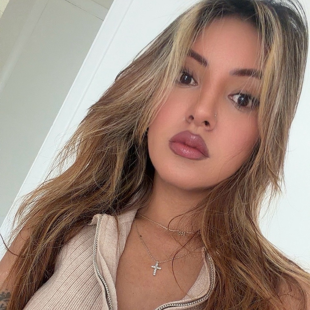 Meet your Posher, Alejandra
